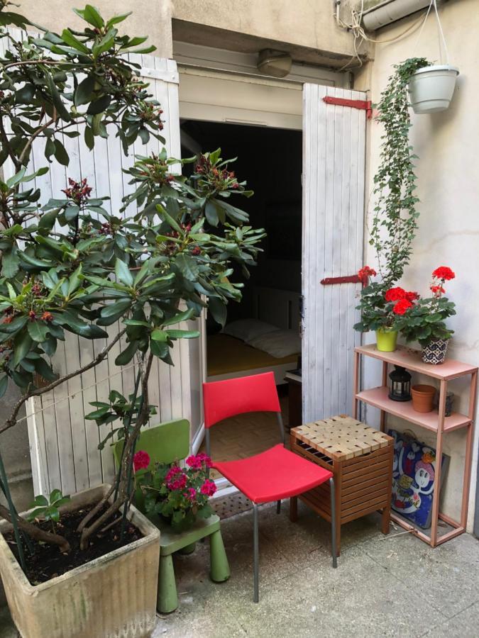Guesthouse Familial Pour 2,3,4 Personnes De 44M2- Accessible Handic -Rez De Chaussee-Vues Sur Rue Et Patio Prive - Sejour, Chambre Separee-Cuisine,Salle De Bain,Lit Double Et Canape-Lit 2Pers-Entree De La Rue Berzelius-5 Minutes Du Metro Brochant-Lig Париж Екстериор снимка