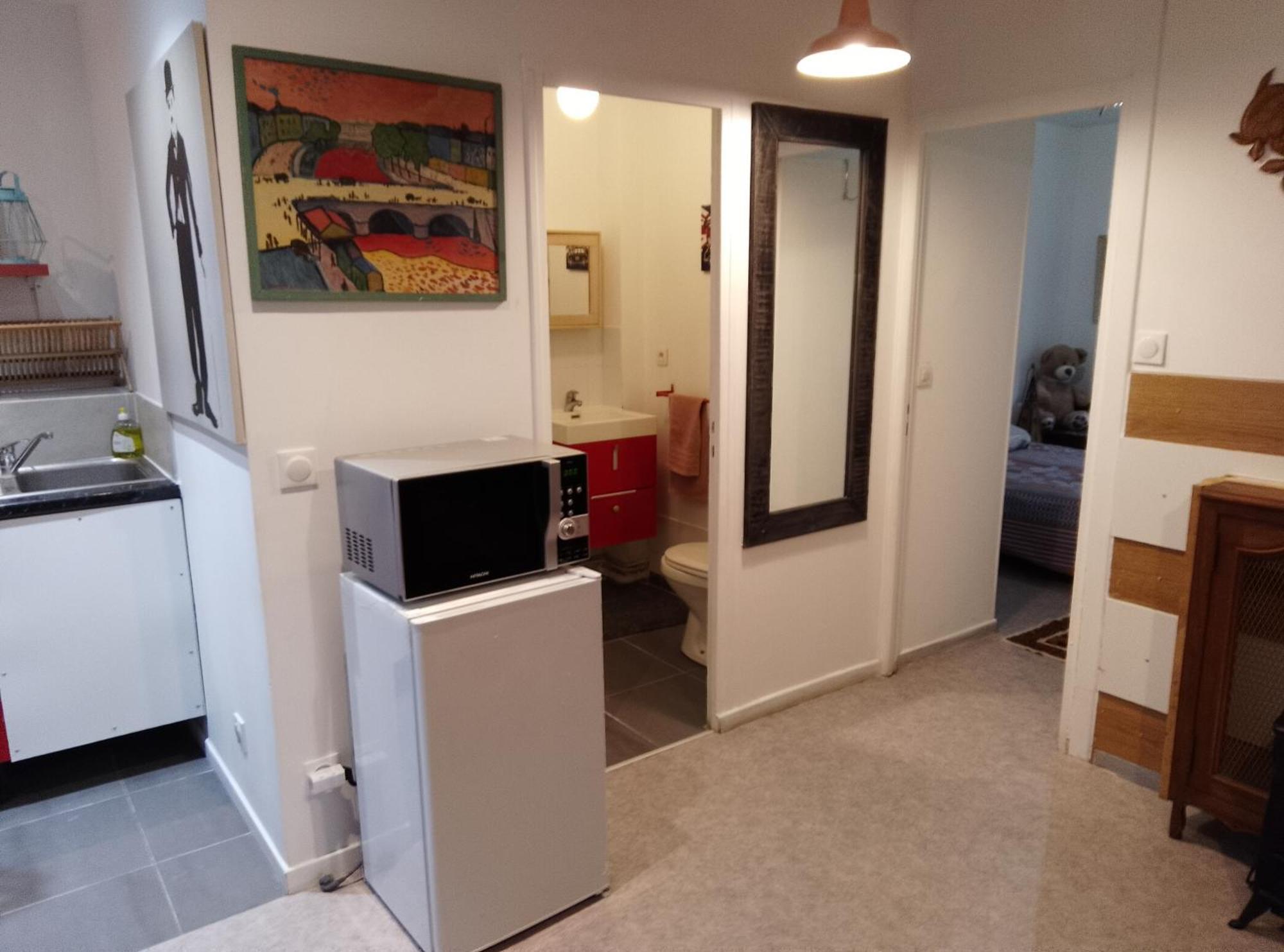 Guesthouse Familial Pour 2,3,4 Personnes De 44M2- Accessible Handic -Rez De Chaussee-Vues Sur Rue Et Patio Prive - Sejour, Chambre Separee-Cuisine,Salle De Bain,Lit Double Et Canape-Lit 2Pers-Entree De La Rue Berzelius-5 Minutes Du Metro Brochant-Lig Париж Екстериор снимка