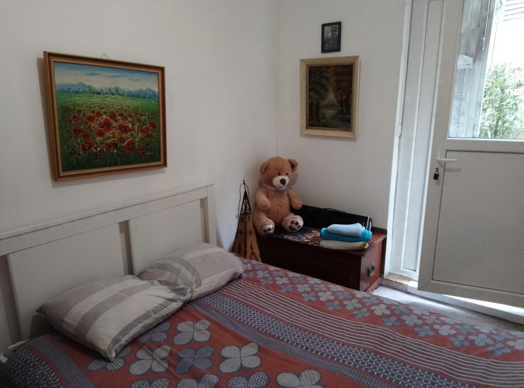 Guesthouse Familial Pour 2,3,4 Personnes De 44M2- Accessible Handic -Rez De Chaussee-Vues Sur Rue Et Patio Prive - Sejour, Chambre Separee-Cuisine,Salle De Bain,Lit Double Et Canape-Lit 2Pers-Entree De La Rue Berzelius-5 Minutes Du Metro Brochant-Lig Париж Екстериор снимка