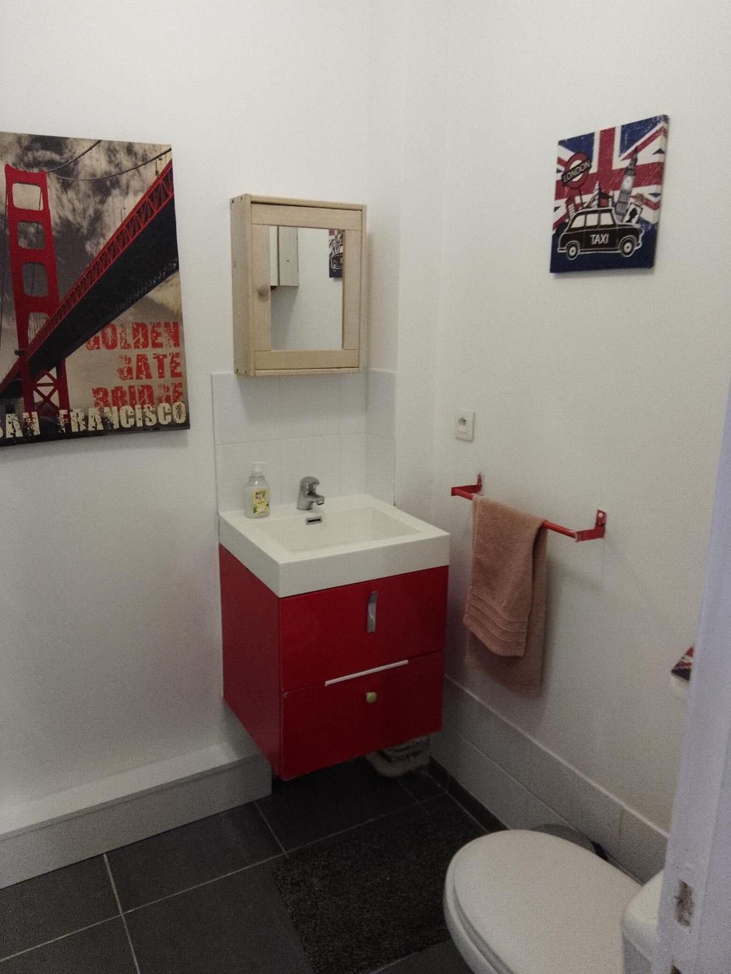 Guesthouse Familial Pour 2,3,4 Personnes De 44M2- Accessible Handic -Rez De Chaussee-Vues Sur Rue Et Patio Prive - Sejour, Chambre Separee-Cuisine,Salle De Bain,Lit Double Et Canape-Lit 2Pers-Entree De La Rue Berzelius-5 Minutes Du Metro Brochant-Lig Париж Екстериор снимка